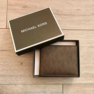 NIB Michael Kors Wallet